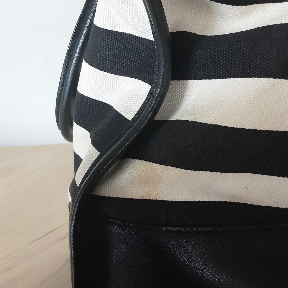 💙HOST PICK💙 MICHAEL KORS BLACK/WHITE CROSS BODY SATCHEL - Picture 5 of 10
